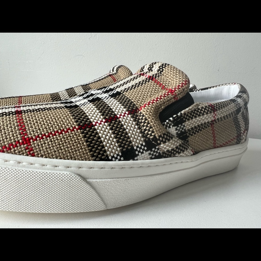Burberry Check Latticed Cotton Espadrilles - Picture 14 of 17
